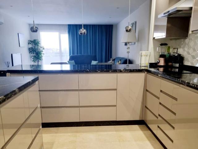 Apartamento en alquiler en Atalaya, Costa del Sol Occidental