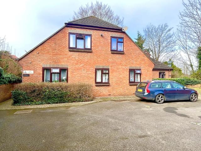 Apartment for rent in Church Cowley, The Slade