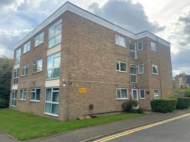 Apartment for rent in Shortlands, Greater London