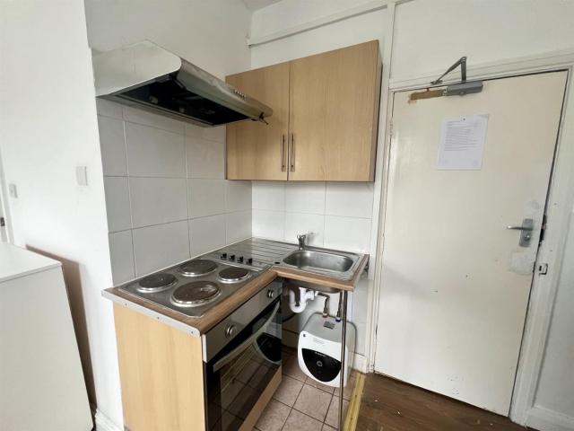 Apartment for rent in London Borough of Croydon, Thornton Heath