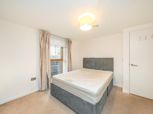 Apartment for rent in Parkside SE10, Greater London