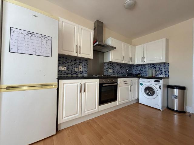 Apartment for rent in London Borough of Croydon, Purley