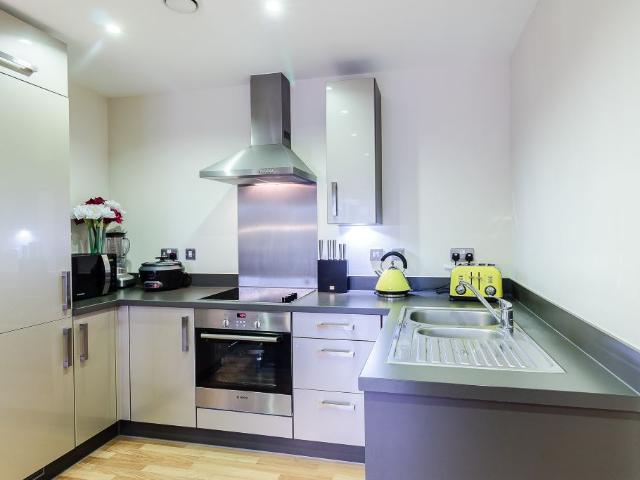 Apartment for rent in Little Stanmore, Greater London