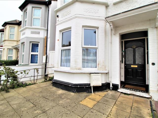 Apartment for rent in London Borough of Croydon, Thornton Heath