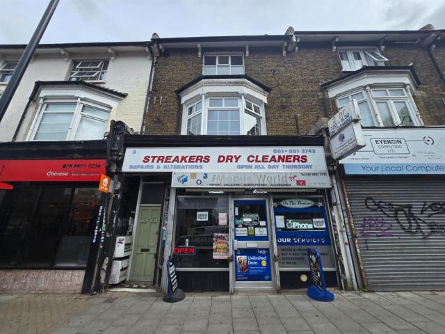 Apartment for rent in Burnt Ash, Greater London