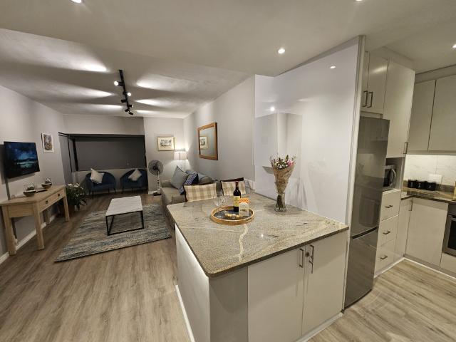 Apartment for rent in Camps Bay, Cape Town