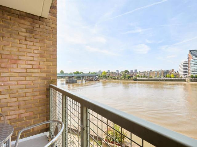 Apartment for rent in Walham Green, Greater London