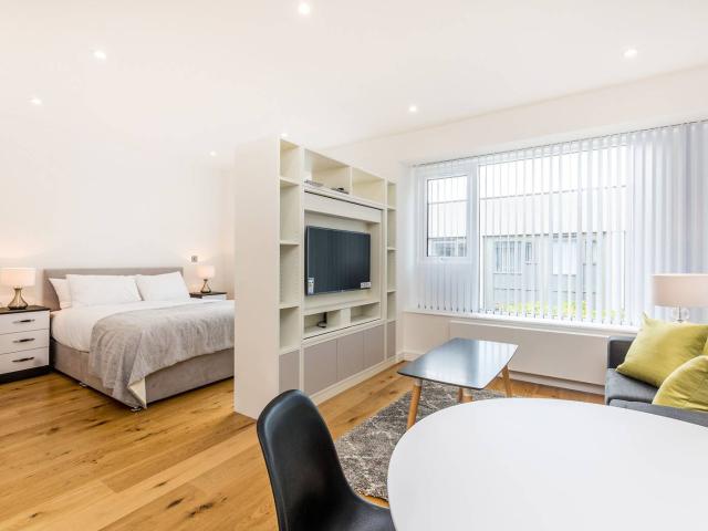 Studio for rent in London Borough of Hounslow, Heston