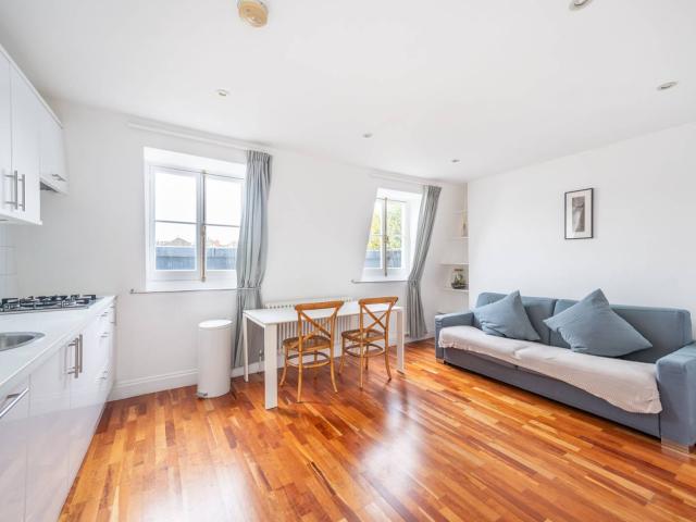 Apartment for rent in Kensal Town, Bayswater