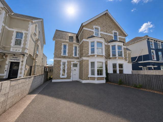 Apartment for rent in Wales