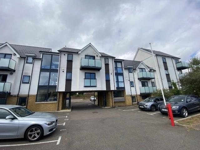 Apartment for rent in Chalkwell, Oad Street
