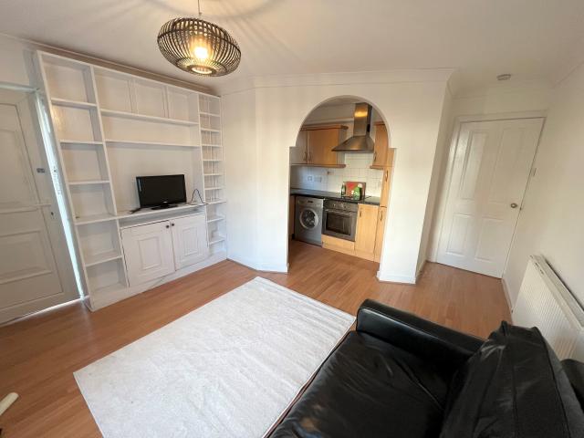 Apartment for rent in Plasnewydd, Falcon Lodge