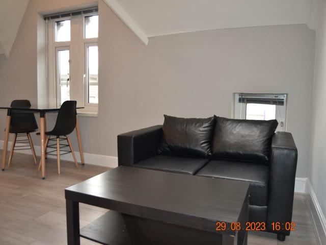 Apartment for rent in Plasnewydd, Falcon Lodge