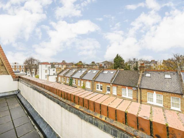 Apartment for rent in London Borough of Hammersmith and Fulham, Greater London