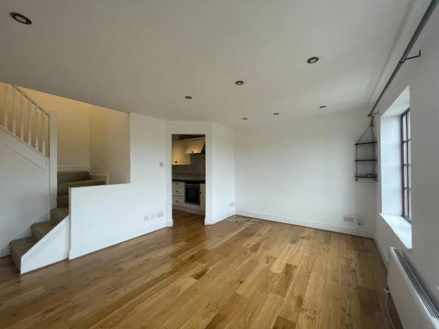 Apartment for rent in Windmill Park Estate, Greater London