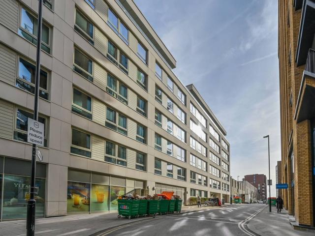 Apartment for rent in Silvertown, Greater London