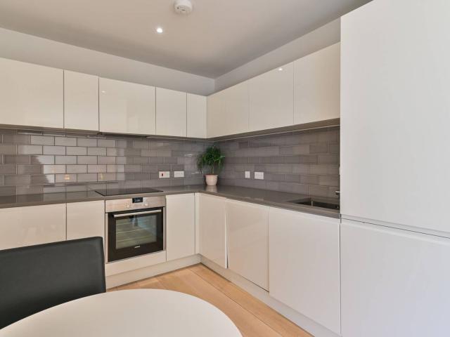 Studio for rent in Silvertown, Greater London