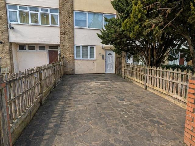 Apartment for rent in Roehampton, Greater London