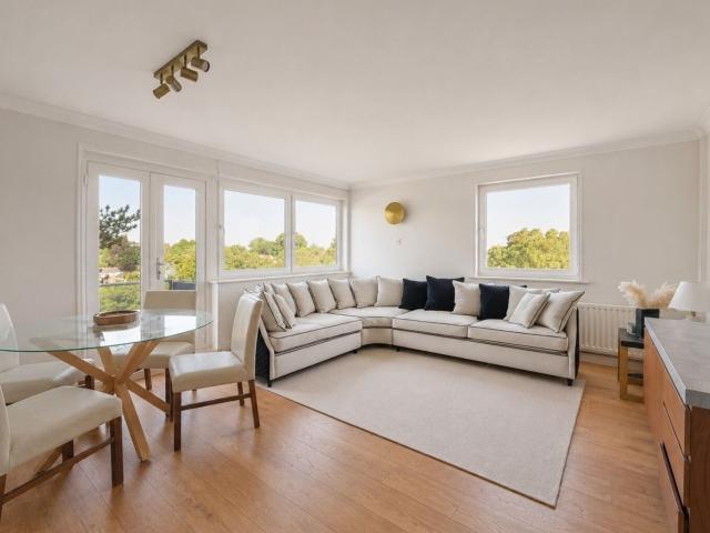 Apartment for rent in Mount Hermon, Woking