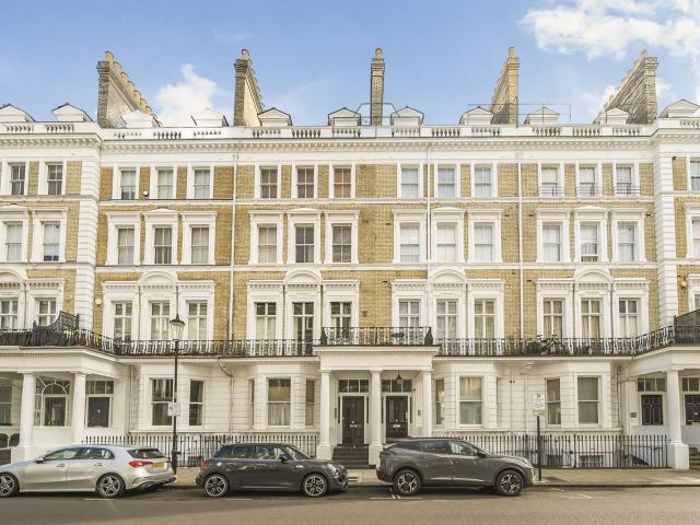 Studio for rent in Brompton, Greater London