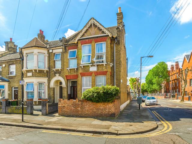 Apartment for rent in Upton Park, Greater London