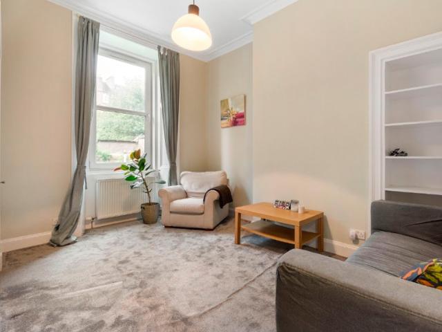 Apartment for rent in Hillside, Leith