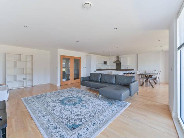 Apartment for rent in East Greenwich, Greater London