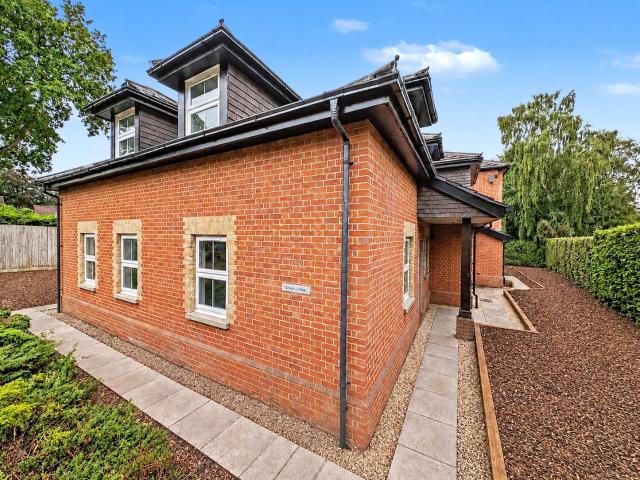 Apartment for rent in Buckler's Park, Crowthorne