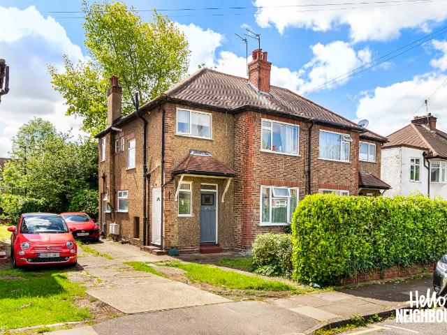 Apartment for rent in Eastcote, Greater London