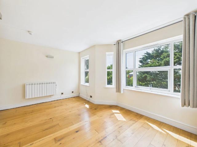 Apartment for rent in Aldrington