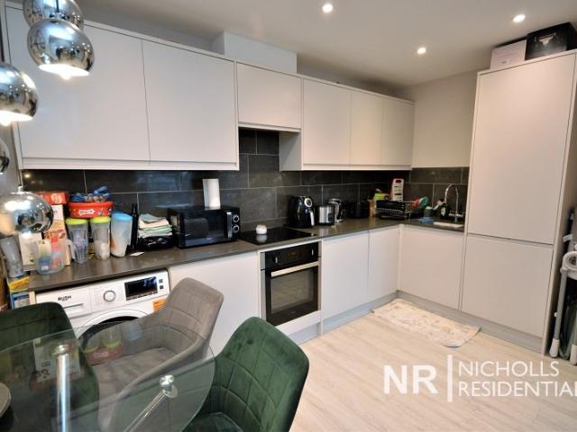 Apartment for rent in Oakhill, Greater London