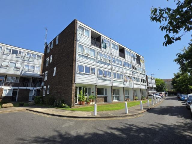 Apartment for rent in London Borough of Ealing, Perivale