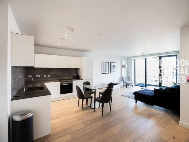 Apartment for rent in Silvertown, Greater London