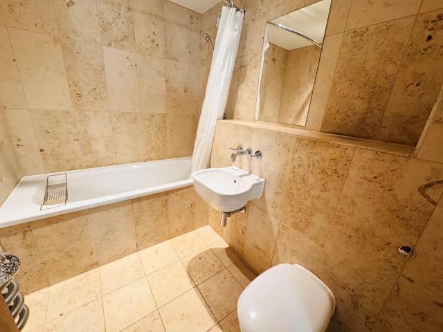 Apartment for rent in Cardiff Bay, Falcon Lodge