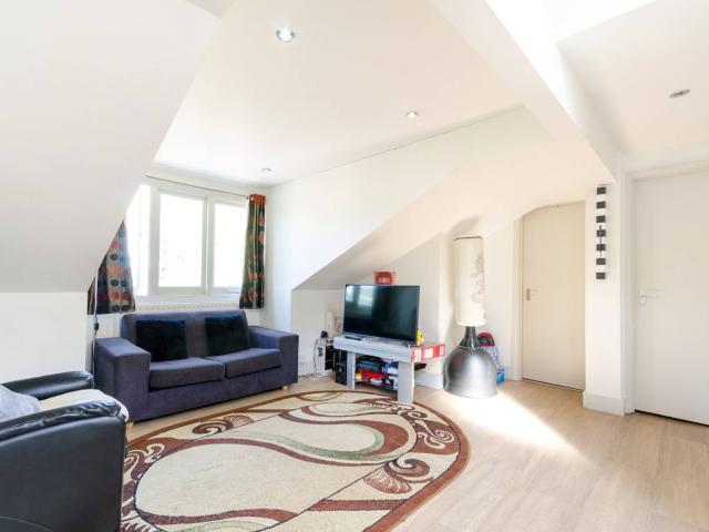 Apartment for rent in Surbiton, Greater London