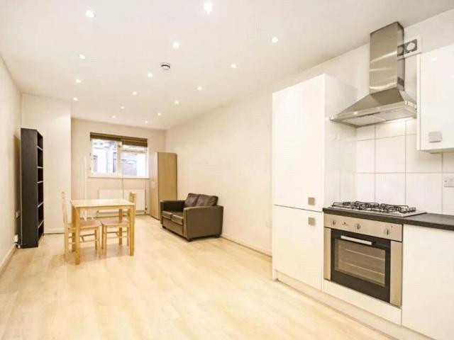 Apartment for rent in Belsize Park, Greater London