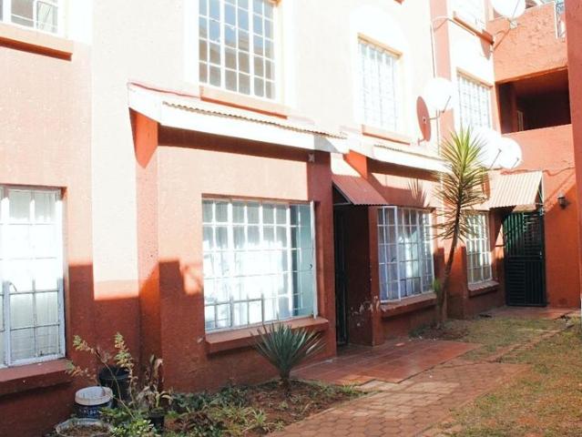 Apartment for sale in Johannesburg, West