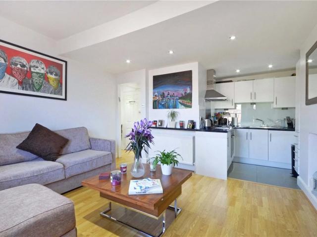 Apartment for rent in Dollis Hill, Greater London