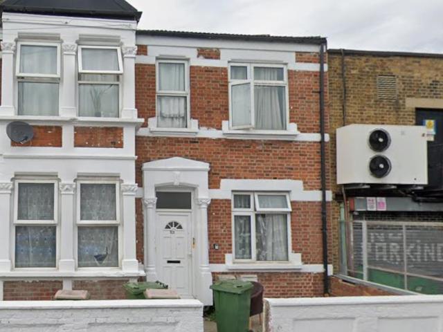 Apartment for rent in Upton, Greater London