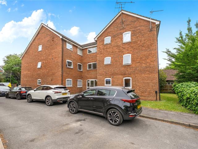 Apartment for rent in Heol-las, Surrey