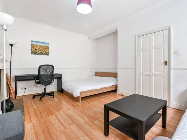 Studio for rent in Bloomsbury, Isle Of Man