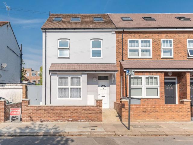 Apartment for rent in London Borough of Harrow, Greater London