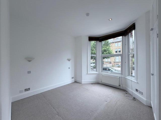 Apartment for rent in London Borough of Ealing, Greater London