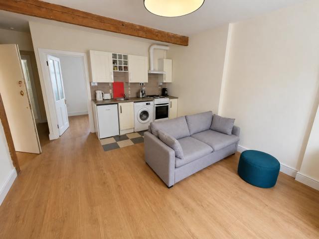 Apartment for rent in St Albans, Five Acres