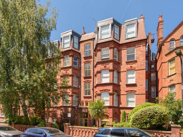 Apartment for rent in Swiss Cottage, Greater London