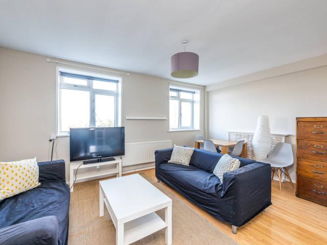 Apartment for rent in Stockwell, Greater London