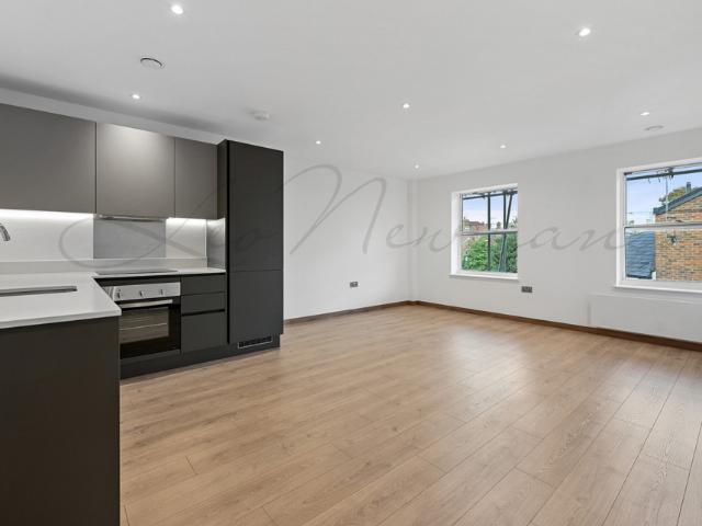 Apartment for rent in Thames Ditton, Elmbridge