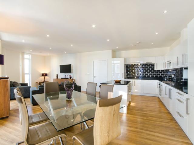Apartment for rent in 243 Ealing Road, Greater London
