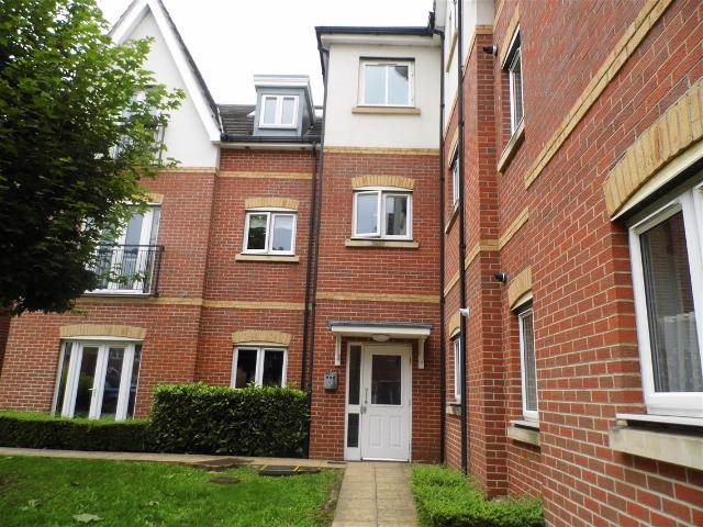 Apartment for rent in Harold Hill, Greater London