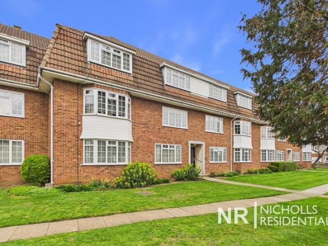 Apartment for rent in Worcester Park, Greater London